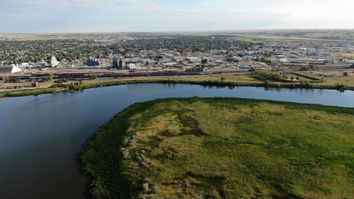 With summer heating up, and the days growing longer (and sunnier!), it's the perfect time to get outside and enjoy all that Williston has to offer. From pickleball to paddleboards, we’ve rounded up outdoor activities that will keep you busy and make you forget what ‘bored’ even means. No matter your age, there’s plenty of fun waiting for kids, adults, and everyone in between!